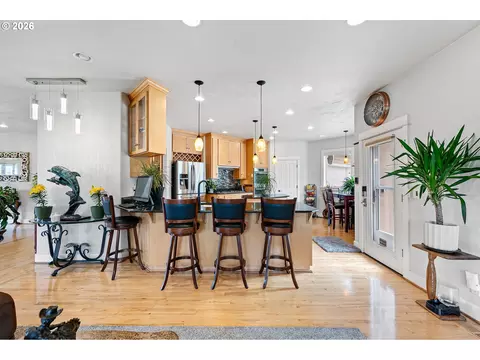 Kitchen - 3147 Tanner Park Dr, Eugene, OR 97405 photo 1 of 6