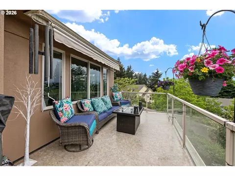 Exterior - 3147 Tanner Park Dr, Eugene, OR 97405 photo 2 of 7