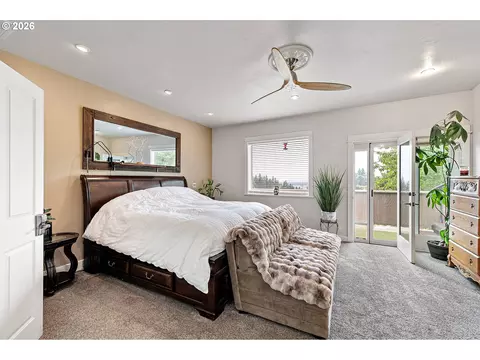 Bedroom - 3147 Tanner Park Dr, Eugene, OR 97405 photo 1 of 9