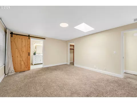 Bedroom - 1121 Lorella Ave, Eugene, OR 97401 photo 3 of 9