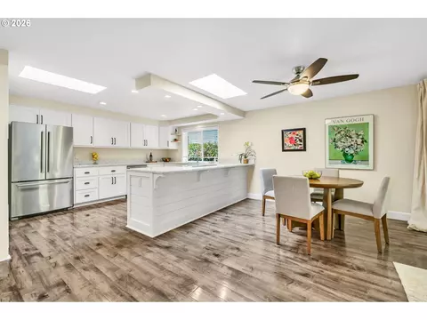 Kitchen - 1121 Lorella Ave, Eugene, OR 97401 photo 1 of 8