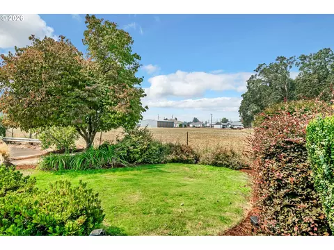 Exterior - 1121 Lorella Ave, Eugene, OR 97401 photo 12 of 12
