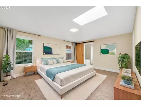 Bedroom - 1121 Lorella Ave, Eugene, OR 97401 photo 1 of 9