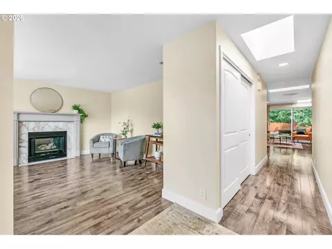 Entry Way - 1121 Lorella Ave, Eugene, OR 97401 photo 1 of 1