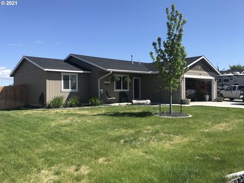 138 Falcon Ct, Boardman, OR 97818 photo 1
