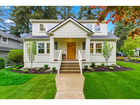 592 9th St, Lake Oswego, OR 97034