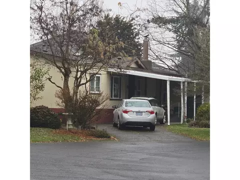 7858 SE King Rd #7, Milwaukie, OR 97222