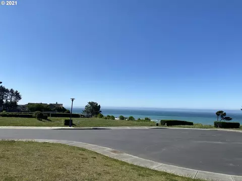 Sea Court Ln, Brookings, OR 97415