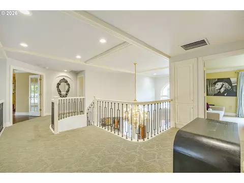 Entry Way - 1564 Regency Dr, Eugene, OR 97401 photo 5 of 6