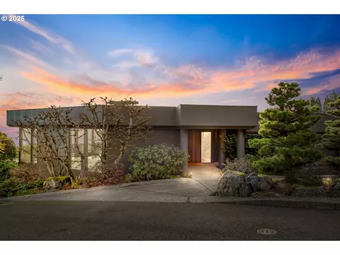 1135 SW Myrtle Ct, Portland, OR 97201