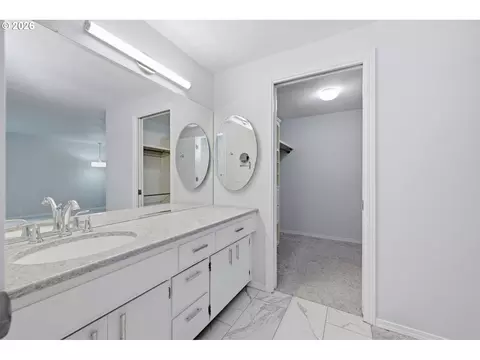 Bath - 2562 Brittania Pl, Eugene, OR 97405 photo 6 of 6