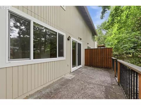 Exterior - 2562 Brittania Pl, Eugene, OR 97405 photo 3 of 7