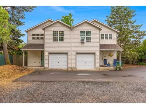 1094 S Pennington Dr, Newberg, OR 97132