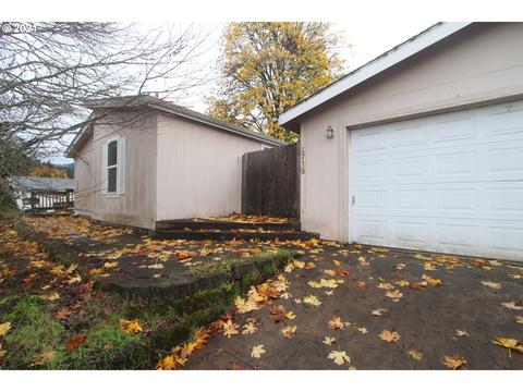 5715 Ridge Ct, Springfield, OR 97478 photo 1