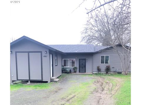 441 SE Darrell Ave, Winston, OR 97496 photo 1