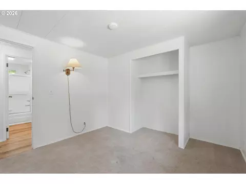 Bedroom - 19709 E Victory Ln, Sandy, OR 97055 photo 2 of 6