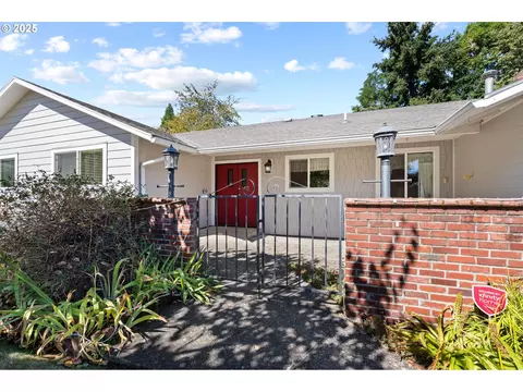 3285 NE 5th St, Gresham, OR 97030