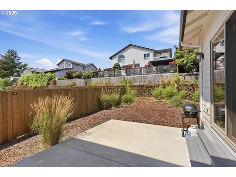 Exterior - 3779 SW Mckinley St, Gresham, OR 97080 photo 5 of 10