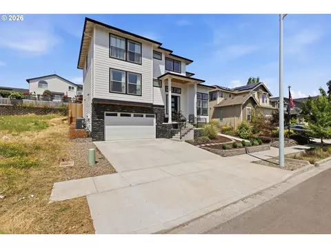 Exterior - 3779 SW Mckinley St, Gresham, OR 97080 photo 3 of 10