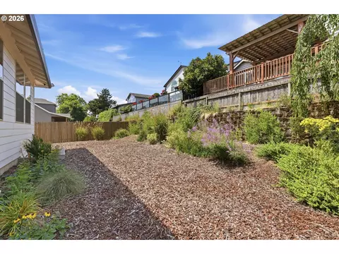 Exterior - 3779 SW Mckinley St, Gresham, OR 97080 photo 6 of 10