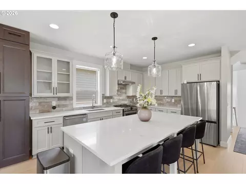 Kitchen - 3779 SW Mckinley St, Gresham, OR 97080 photo 4 of 4