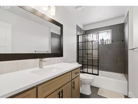 Bath - 3779 SW Mckinley St, Gresham, OR 97080 photo 1 of 5