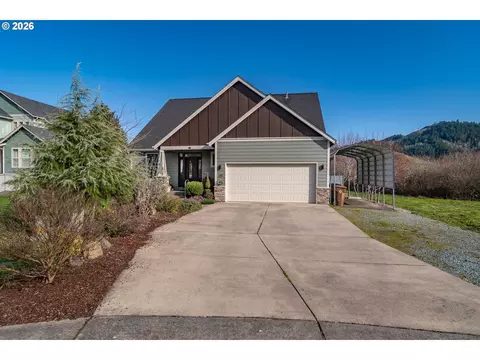 191 SE Callaham Ct, Myrtle Creek, OR 97457