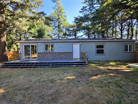 42371 Parkwood Dr, Port Orford, OR 97465