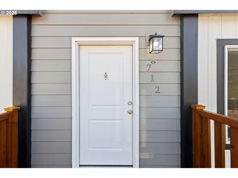 Exterior - 712 NW 6th St, Pendleton, OR 97801 photo 1 of 11