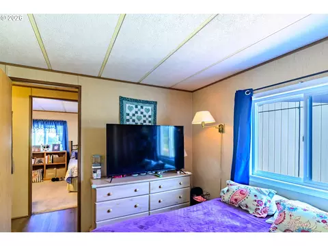 Bedroom - 658 S 57th St #67, Springfield, OR 97478 photo 5 of 5