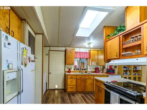 Kitchen - 658 S 57th St #67, Springfield, OR 97478 photo 3 of 3