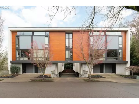 245 SW Meade St #M3, Portland, OR 97201