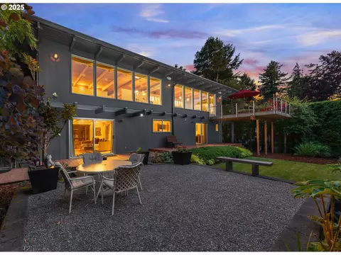 1535 Larch St, Lake Oswego, OR 97034
