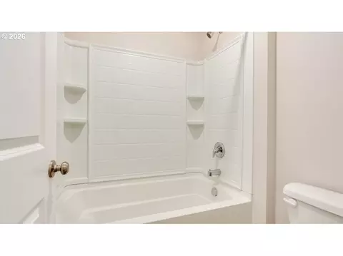 3365 Eden Way, Eugene, OR 97404 photo 17