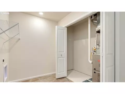 3365 Eden Way, Eugene, OR 97404 photo 18