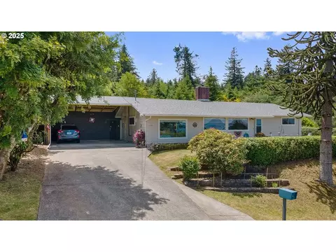1640 Cedar Dr, Coos Bay, OR 97420