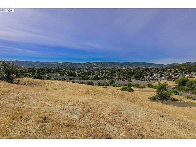 1981 Warewood Terrace Ct, Roseburg, OR 97471