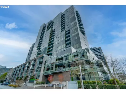 841 S Gaines St #329, Portland, OR 97239