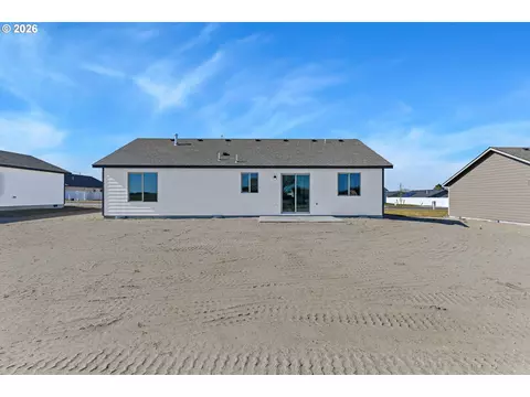 Exterior - 149 SW Eagle Dr, Boardman, OR 97818 photo 3 of 5