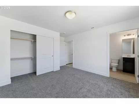 Bedroom - 149 SW Eagle Dr, Boardman, OR 97818 photo 2 of 5