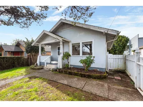 1021 S 5th St, Coos Bay, OR 97420