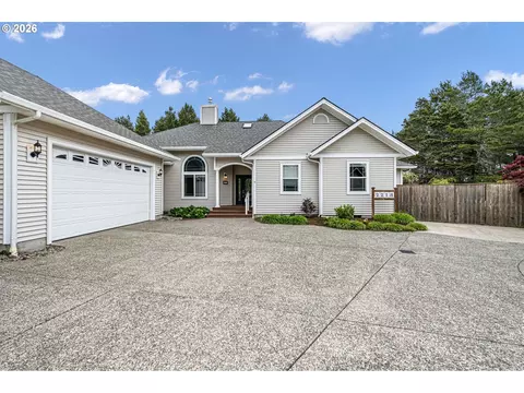 Exterior - 2218 Willow Loop, Florence, OR 97439 photo 8 of 19