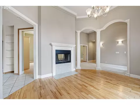 Living - 2218 Willow Loop, Florence, OR 97439 photo 2 of 4