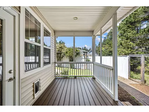 Exterior - 2218 Willow Loop, Florence, OR 97439 photo 11 of 19