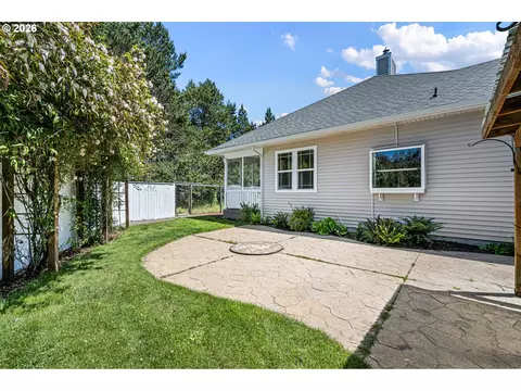 Exterior - 2218 Willow Loop, Florence, OR 97439 photo 15 of 19