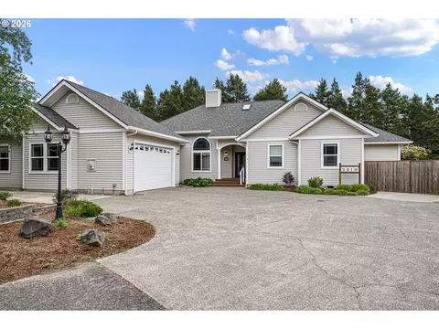 2218 Willow Loop, Florence, OR 97439