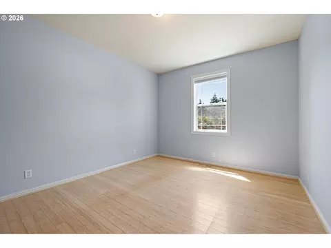 Bedroom - 2218 Willow Loop, Florence, OR 97439 photo 4 of 5