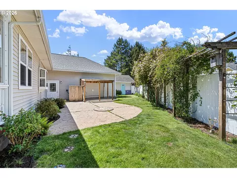 Exterior - 2218 Willow Loop, Florence, OR 97439 photo 12 of 19