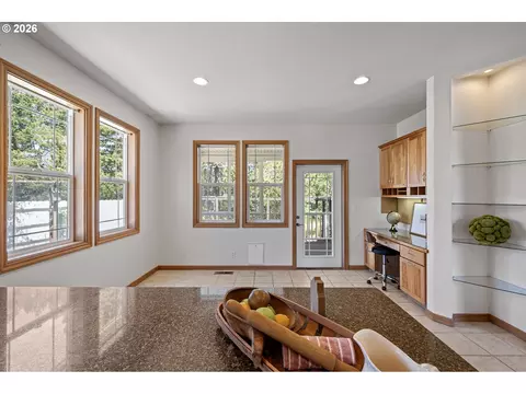 Kitchen - 2218 Willow Loop, Florence, OR 97439 photo 5 of 6
