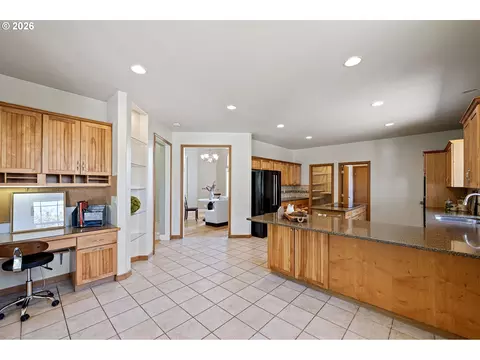 Kitchen - 2218 Willow Loop, Florence, OR 97439 photo 6 of 6